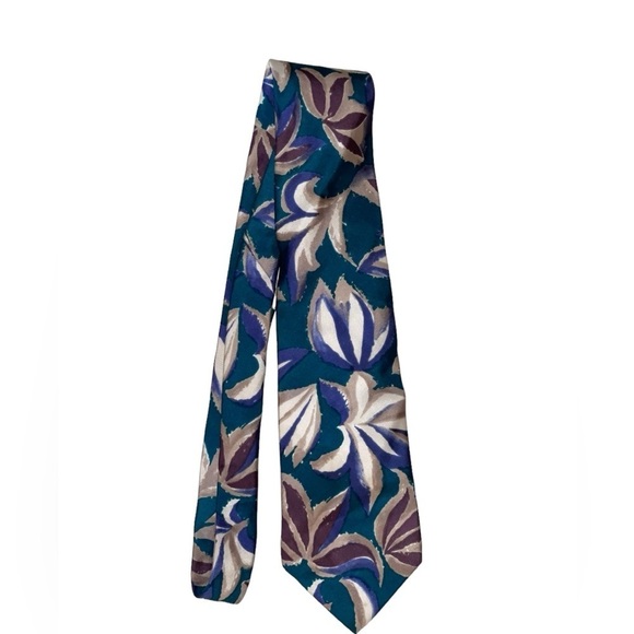 Enrico Coveri Silk tie. Made in USA with imported silk fabric. GUC - Picture 4 of 4